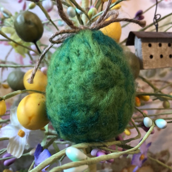 Handmade needle felted Easter egg duckling spring decoration ornament farmhouse - Picture 3 of 7